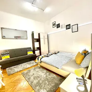 Small Cosy Near The Famous Westend Center , Budapeszt Węgry