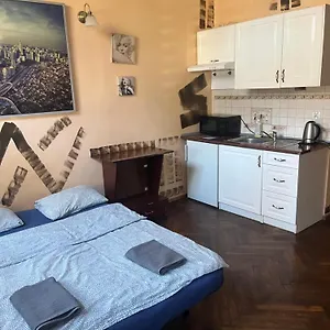 Adam12 Apartament